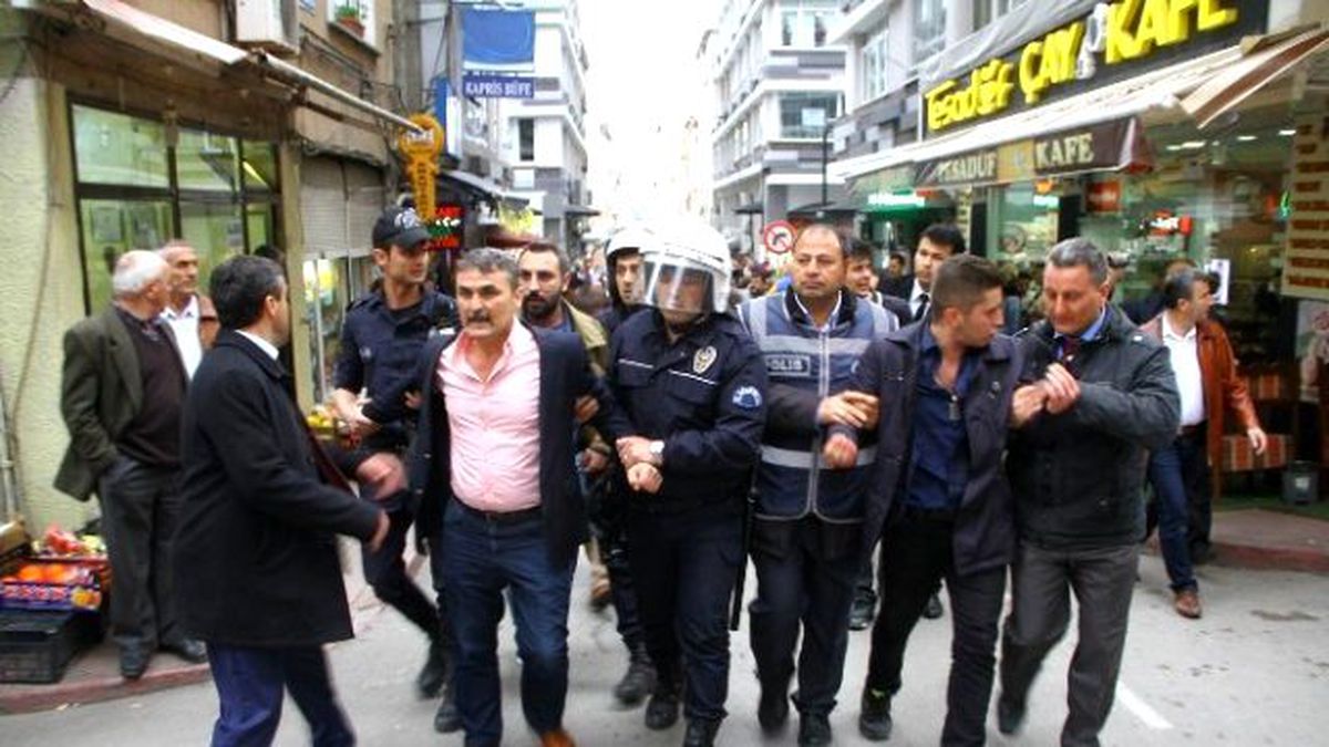 Samsun\'da Laiklik Eyleminde Gerginlik: 7 Gözaltı