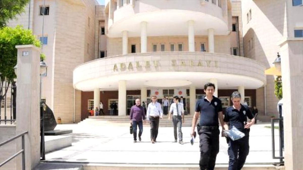 Şanlıurfa\'da Adliyeye Götürülen Kelepçeli Şüpheli Kaçtı