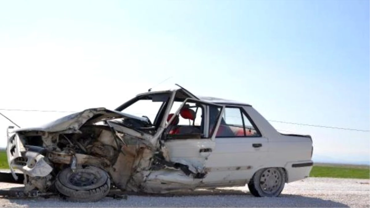 Teog\'da Görevli Öğretmenler Kaza Yaptı: 5 Yaralı