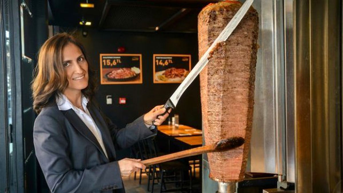 Usta Dönerci Uyardı: Sebzeli Dönerler Hijyenik Değil Asla Yemeyin!