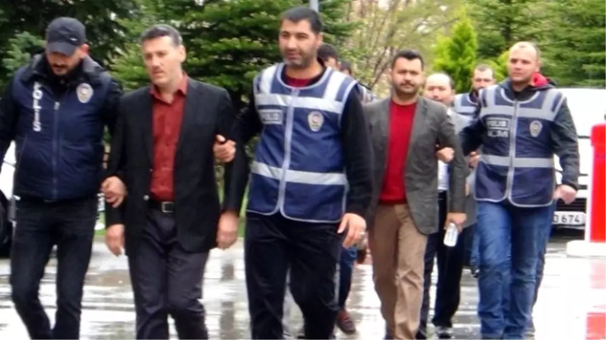 Yozgat\'ta Fetö/pdy Operasyonunda 4 Kişi Tutuklandı