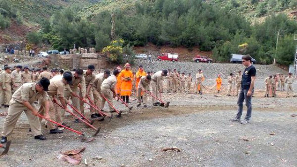 Aksaz\'da Askerlere Yangın Söndürme Eğitimi