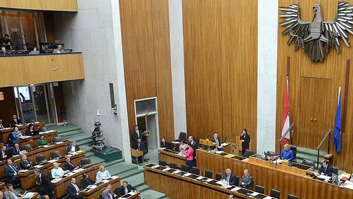 Avusturya\'da Sığınmacı Karşıtı Tasarı Yasalaştı