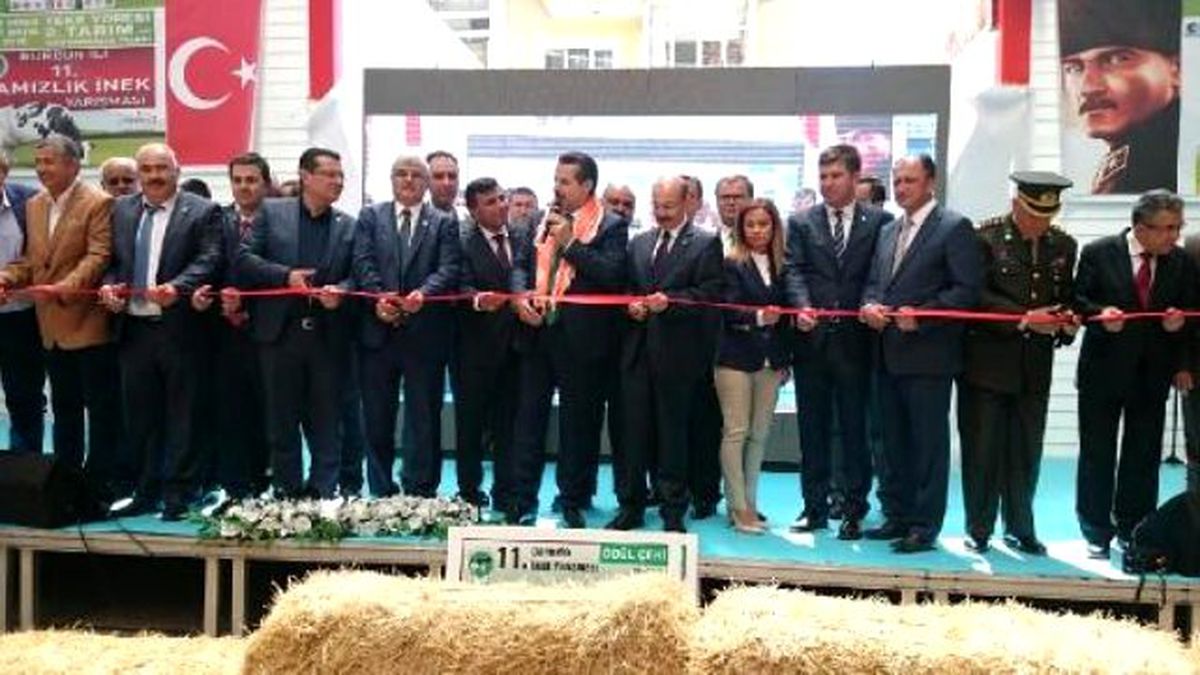 Bakan Çelik: Her Yıl 100 Bin Hektar Araziyi Kaybedersek 200 Yıl Sonra Çocuklar Toprağı Saksıda...