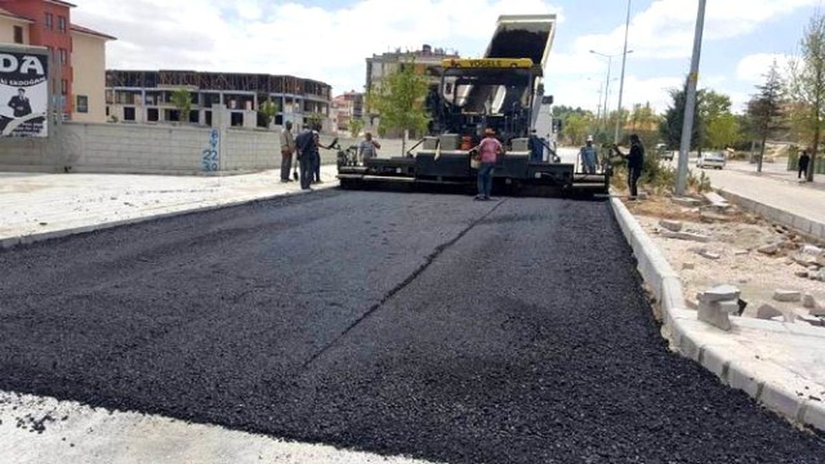 Cihanbeyli\'de Asfaltlama Çalışmaları Devam Ediyor