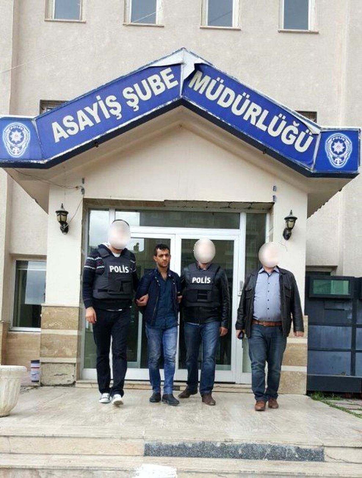 Cinayette Kullandığı Silahıyla Yakalandı