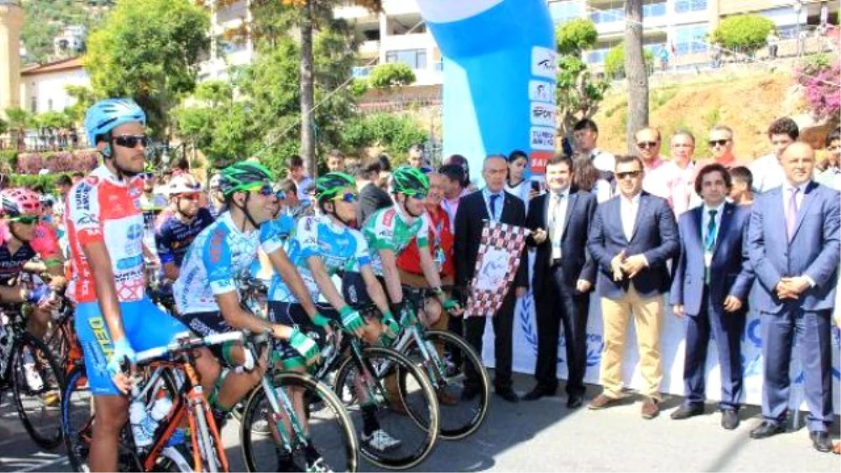 Cumhurbaşkanlığı Bisiklet Turu\'nun Alanya- Kemer Etabı Başladı