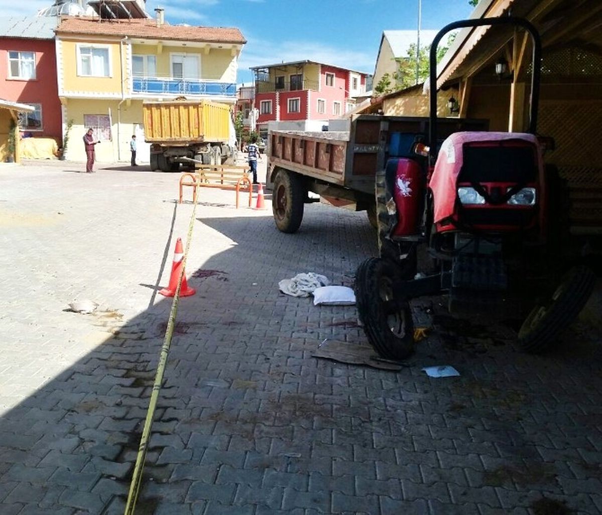 Freni Boşalan Kamyon Dehşet Saçtı: 1 Ölü, 1\'i Ağır 2 Yaralı