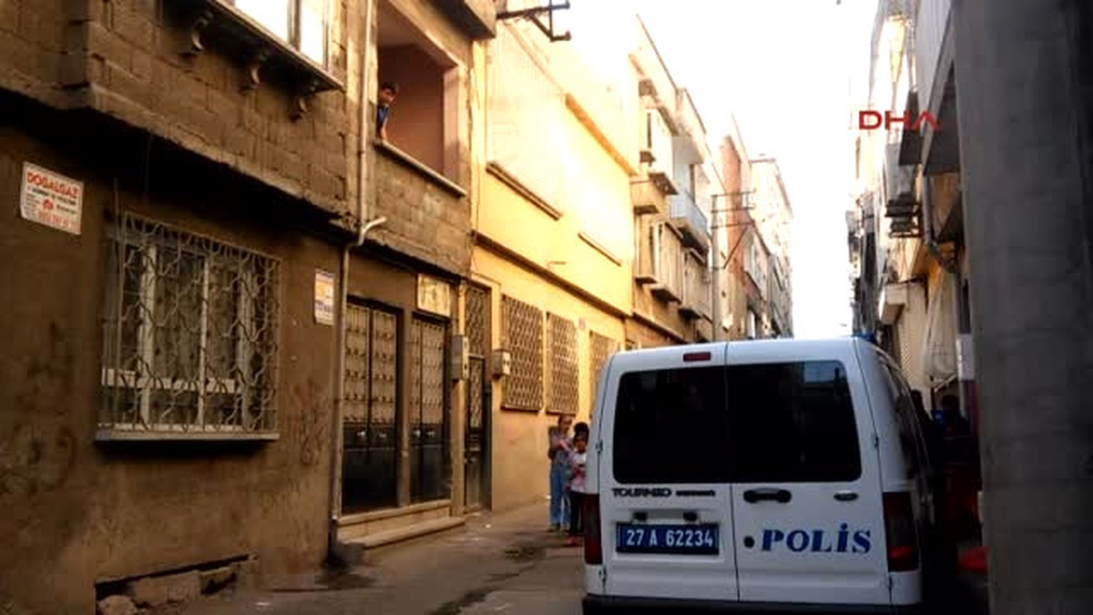 Gaziantep - Topunun Düştüğü Balkonda Mahsur Kaldı