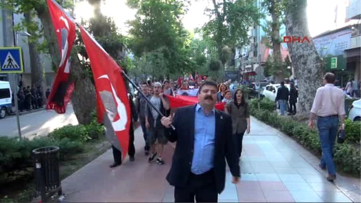 İzmit\'te Türk Bayraklı Laiklik Yürüyüşü