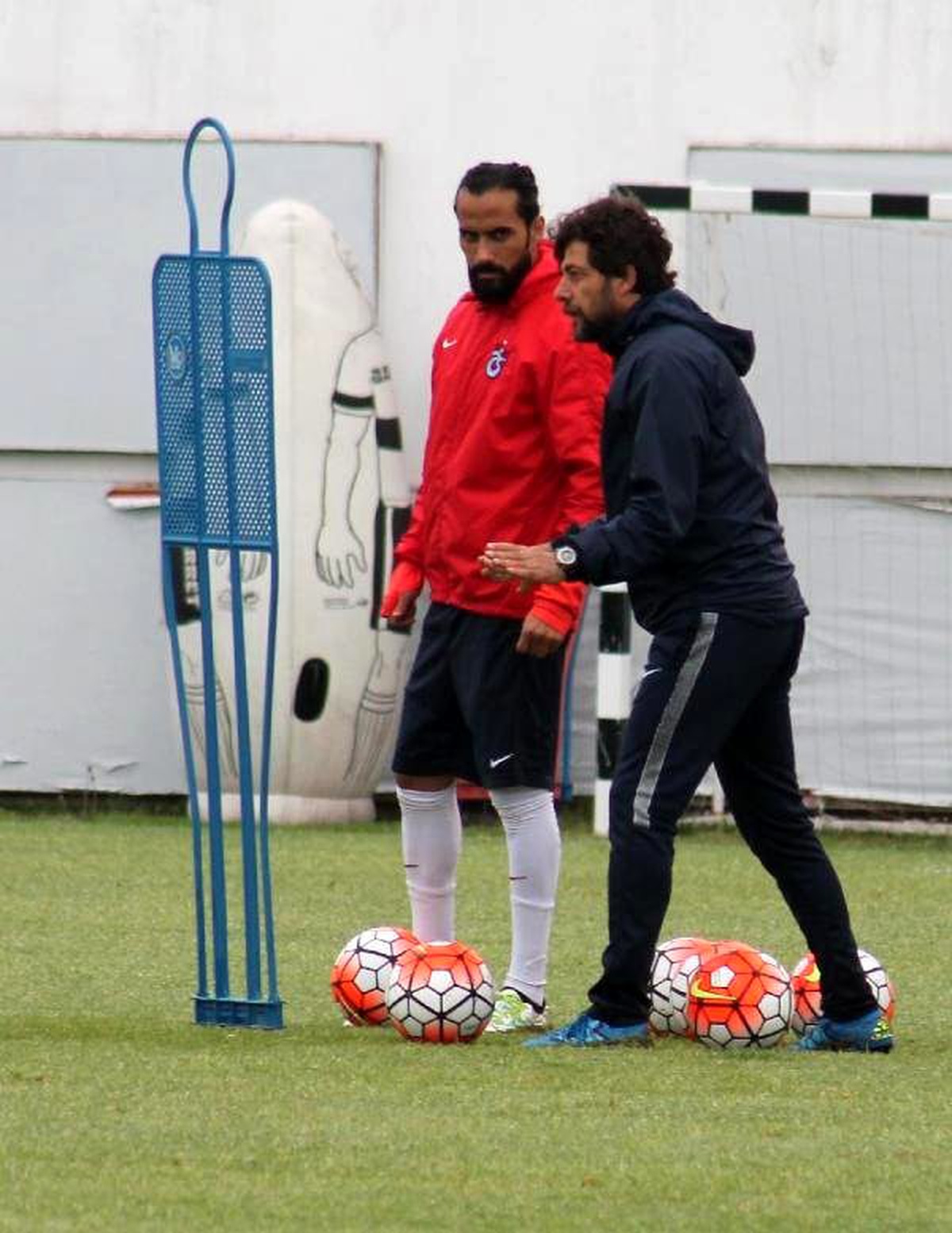 Trabzonspor\'da Erkan Zengin\'in Sözleşmesi Feshediliyor
