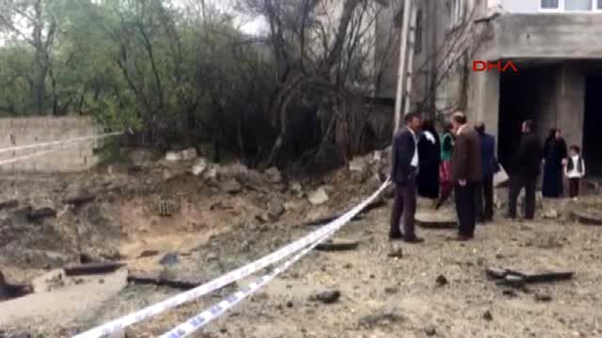 Gün Ağardı, Van\'daki Patlamanın Şiddeti Ortaya Çıktı