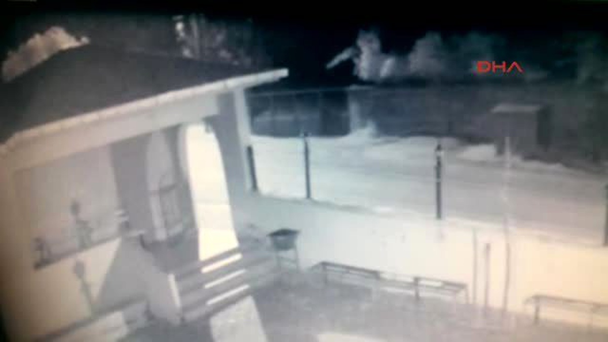 Zonguldak Hırsızlık İçin Girdikleri Evden Kadın Kılığında Çıktılar