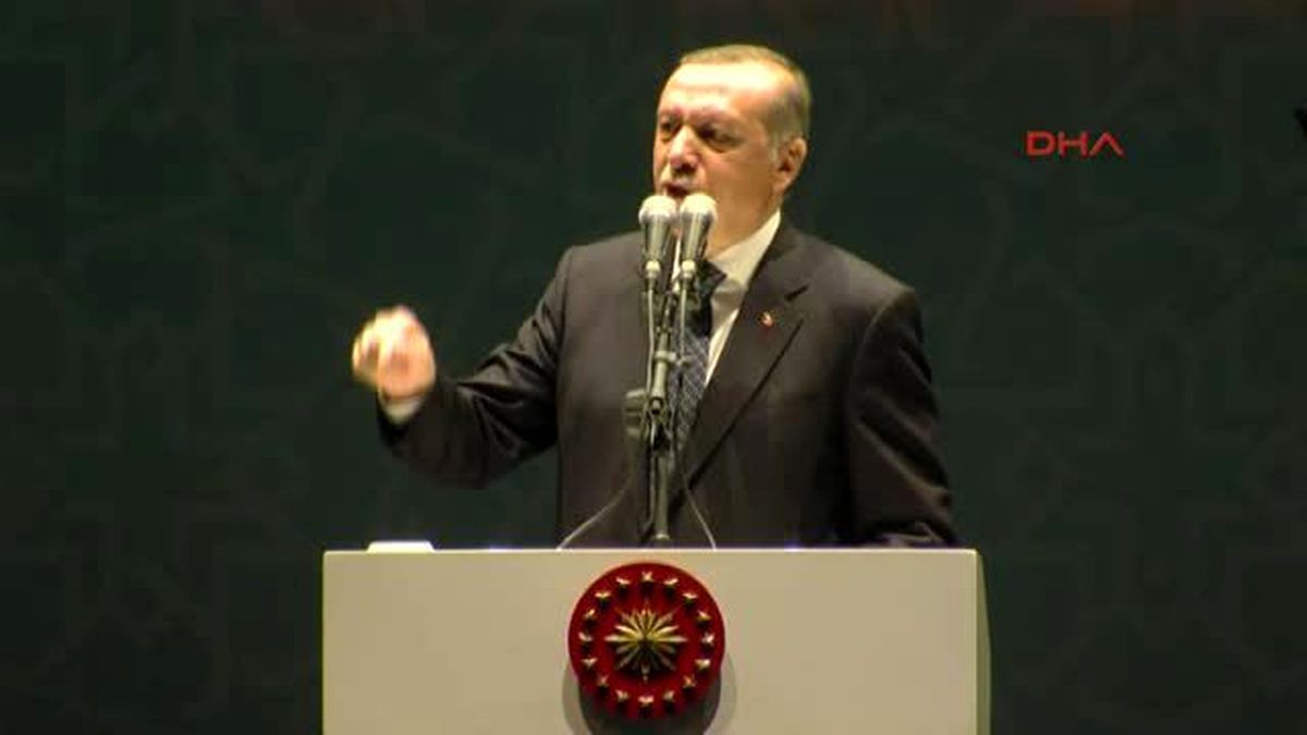 Erdoğan İmam-Hatipli\'nin Ayak Bileklerine Zincirler Takıldı, Zihnine Zincirler Vuruldu