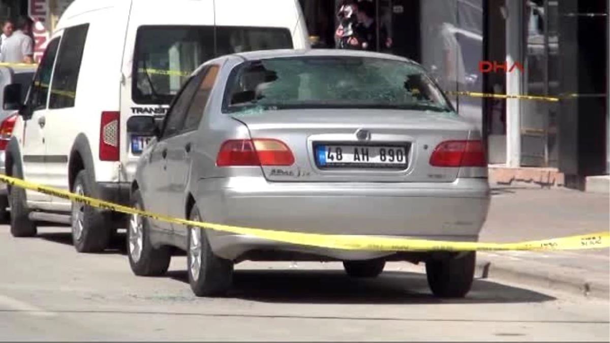 Kütahya Camı Patlayan Otomobil Polisi Ayağa Kaldırdı