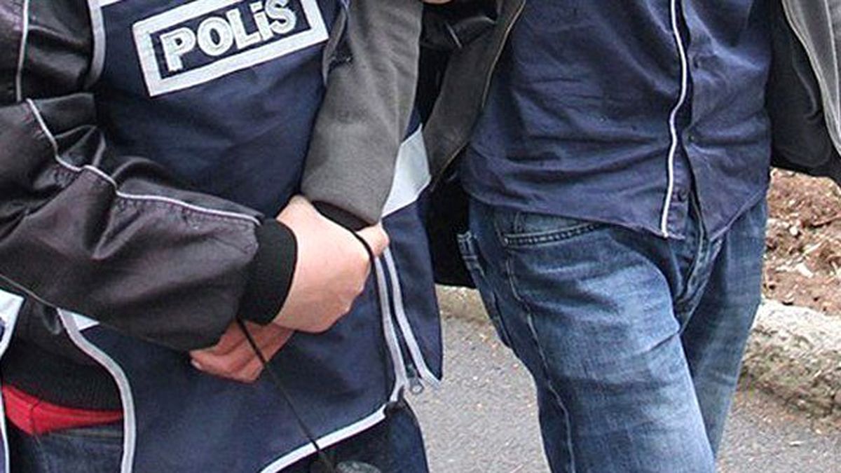 Polis, Şanlıurfa'da Terör Örgütü PKK'nın Kuryelerini Yakaladı