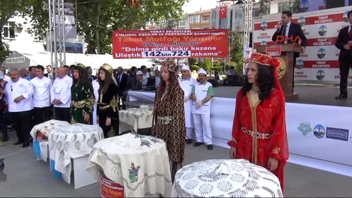Tokat\'ta Rekor Sayıdaki Dolma Vatandaşa Dağıtıldı