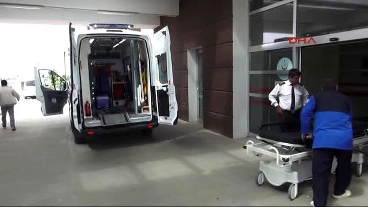 Adıyaman 5 Katlı Binanın Çatısından Atlayınca Ağır Yaralandı