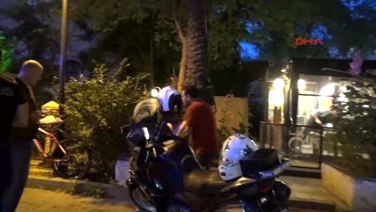 Jiletle Vücudunu Keserek Ölmek İstedi