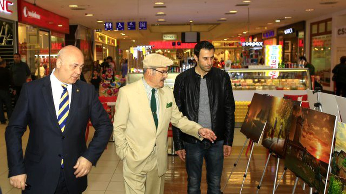 Büyükerşen \'BİR Şehrin Hayatı\' Fotoğraf Sergisini Gezdi