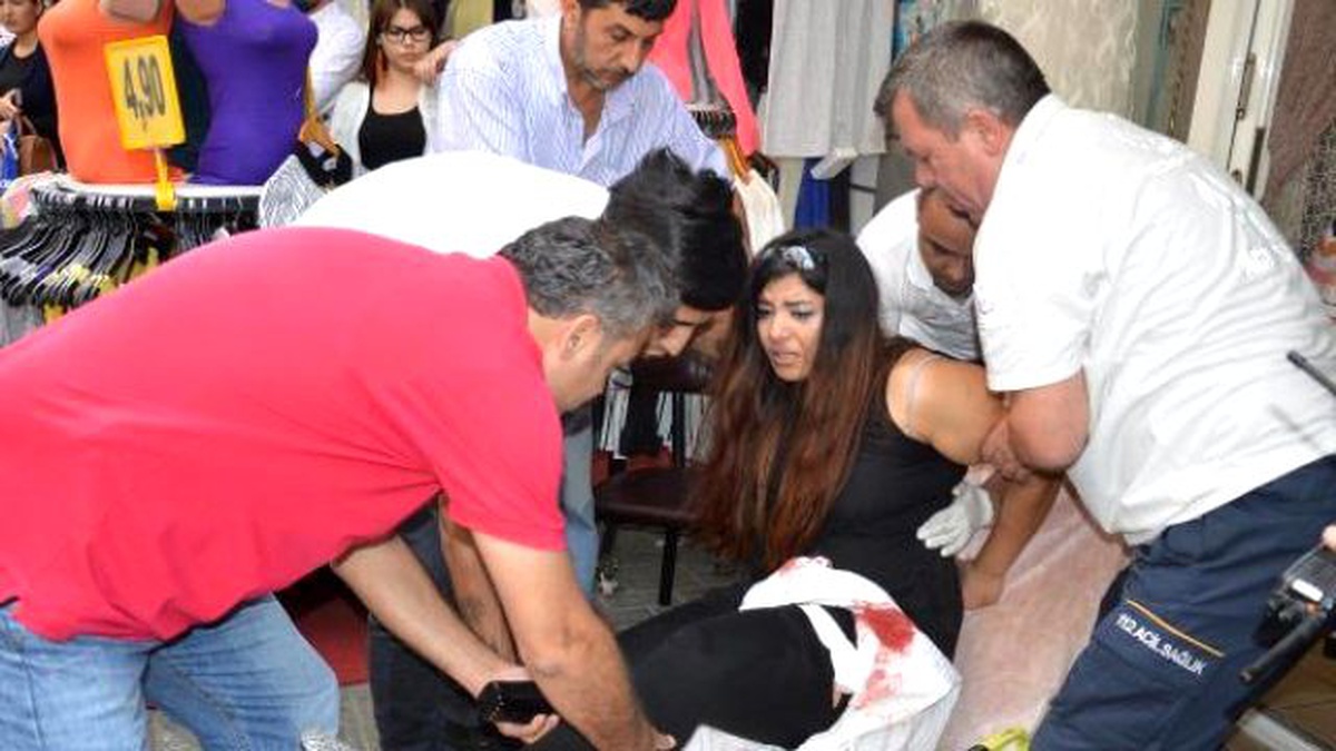 Çarşıda Karşılaştığı Eski Kocası Tarafından Bıçaklandı