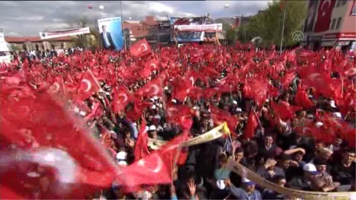 Davutoğlu: "Alparslan\'ın Ordusunda Bir Kürt, Selahattin\'in Ordusunda Bir Türküz Biz"