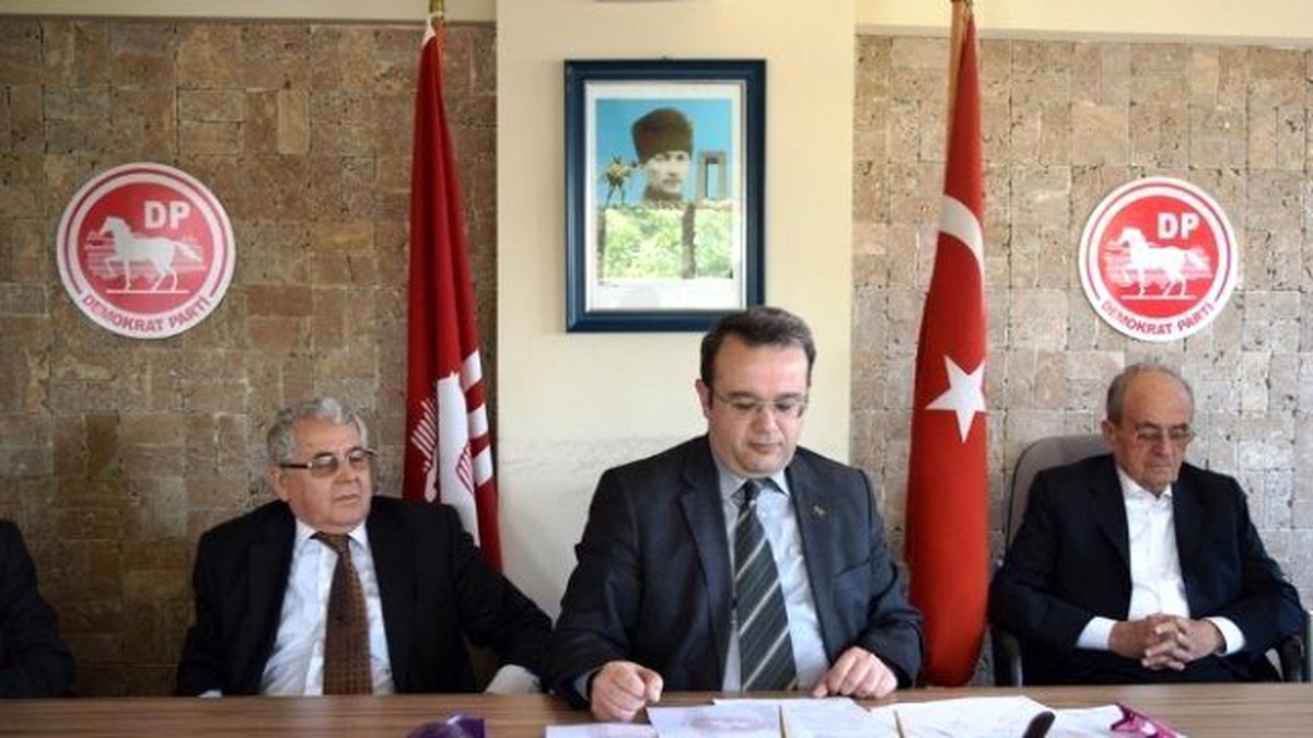 Demokrat Parti Merkez İlçe Kongresi Yapıldı
