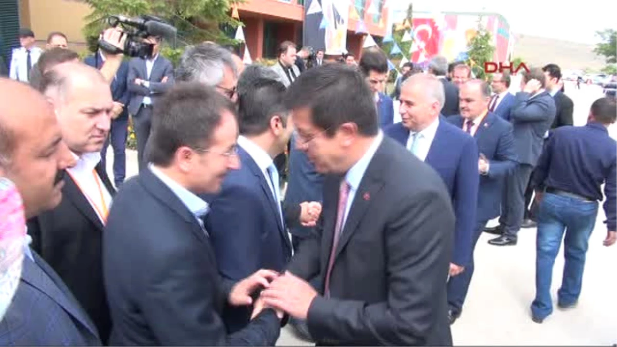 Denizli Zeybekci\'nin Ortağı Olduğu Fabrikadan Hırsızlık