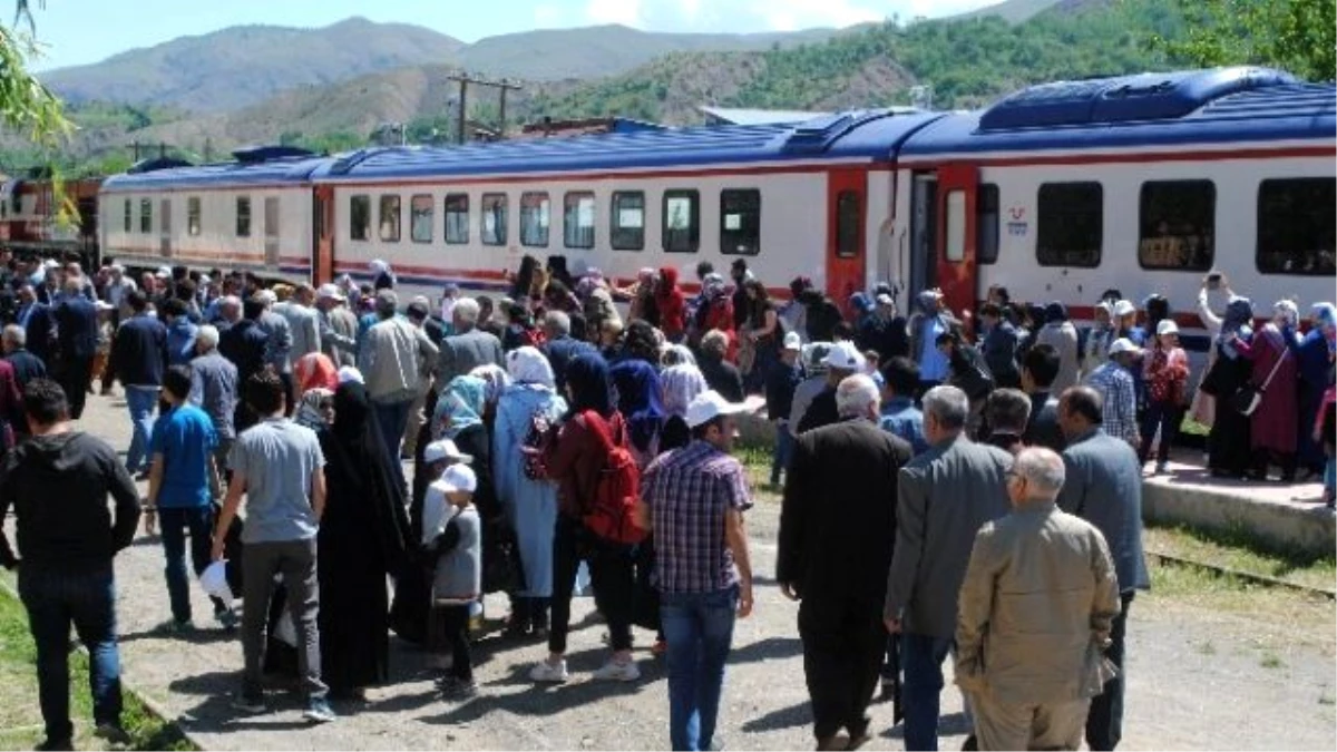 Elazığ\'da Trenle Tarihe Yolculuğa Yoğun İlgi