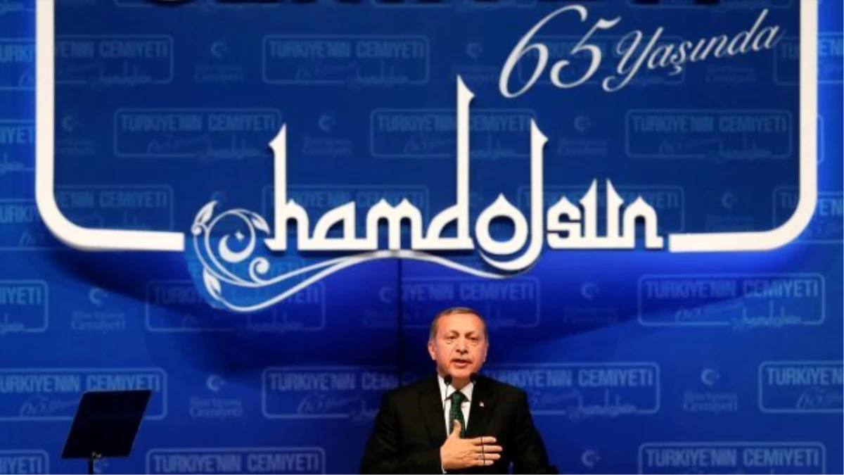 Erdoğan "Hak Ne Diyorsa Odur" Dedi, Salon Dakikalarca Ayakta Alkışladı