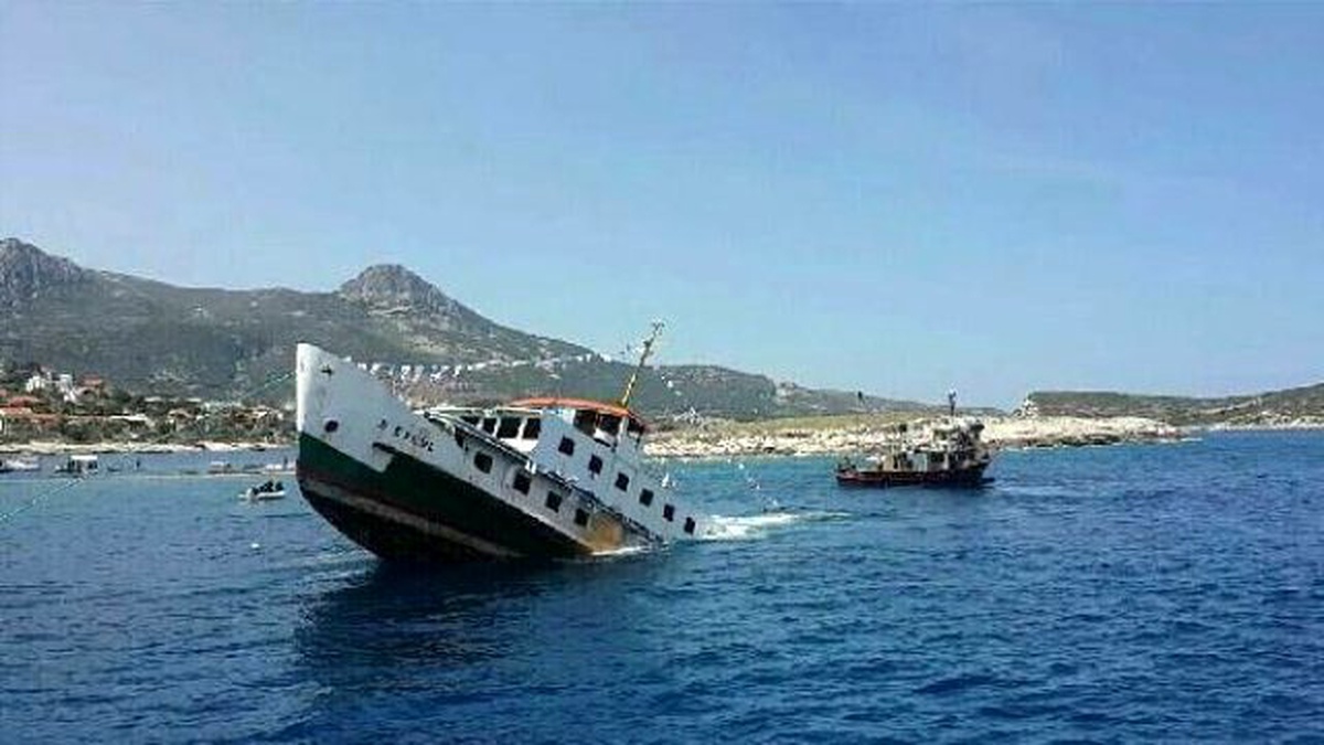 İzmir Tarihine Tanıklık Eden Yolcu Vapuru, Törenle Batırıldı