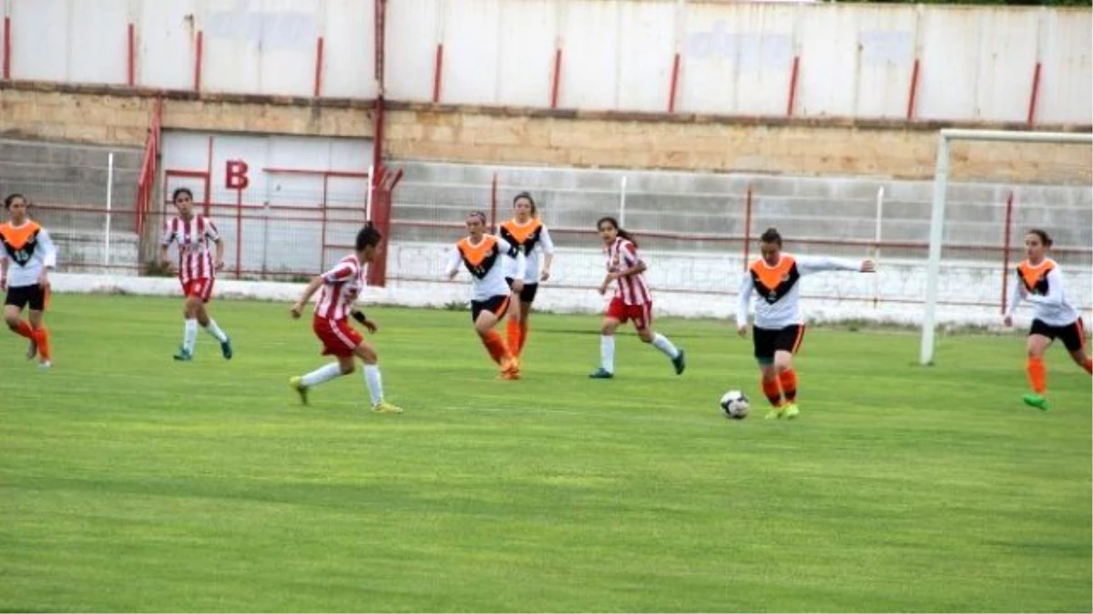 Kadınlar Futbol 2. Lige Terfi Müsabakasında Maraşgücü Tur Atladı