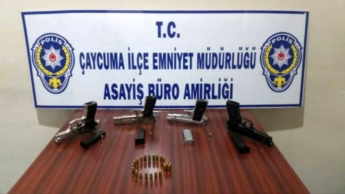 Polis Ekipleri Silah Ele Geçirdi