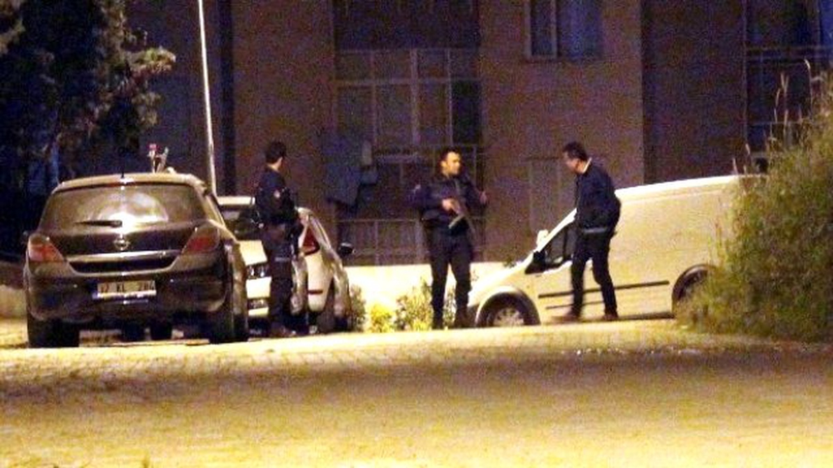 Polisten Kaçtı, Emniyetin Akasındaki Çıkmaz Sokakta Yakayı Ele Verdi