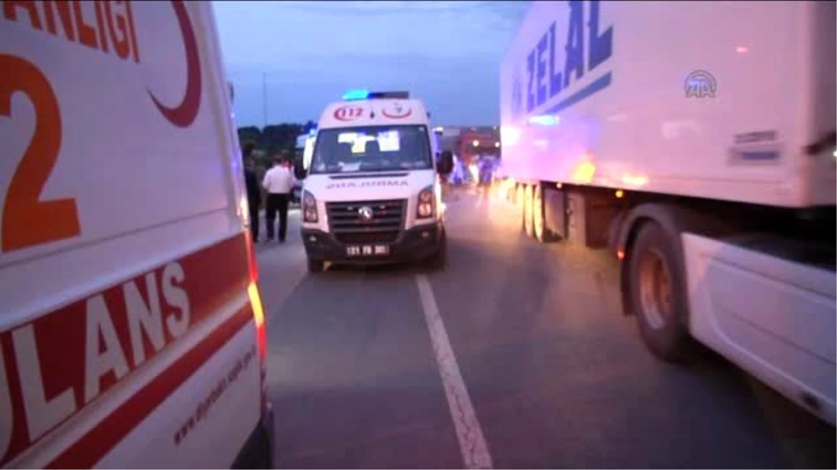 Trafik Kazası: 12 Yaralı