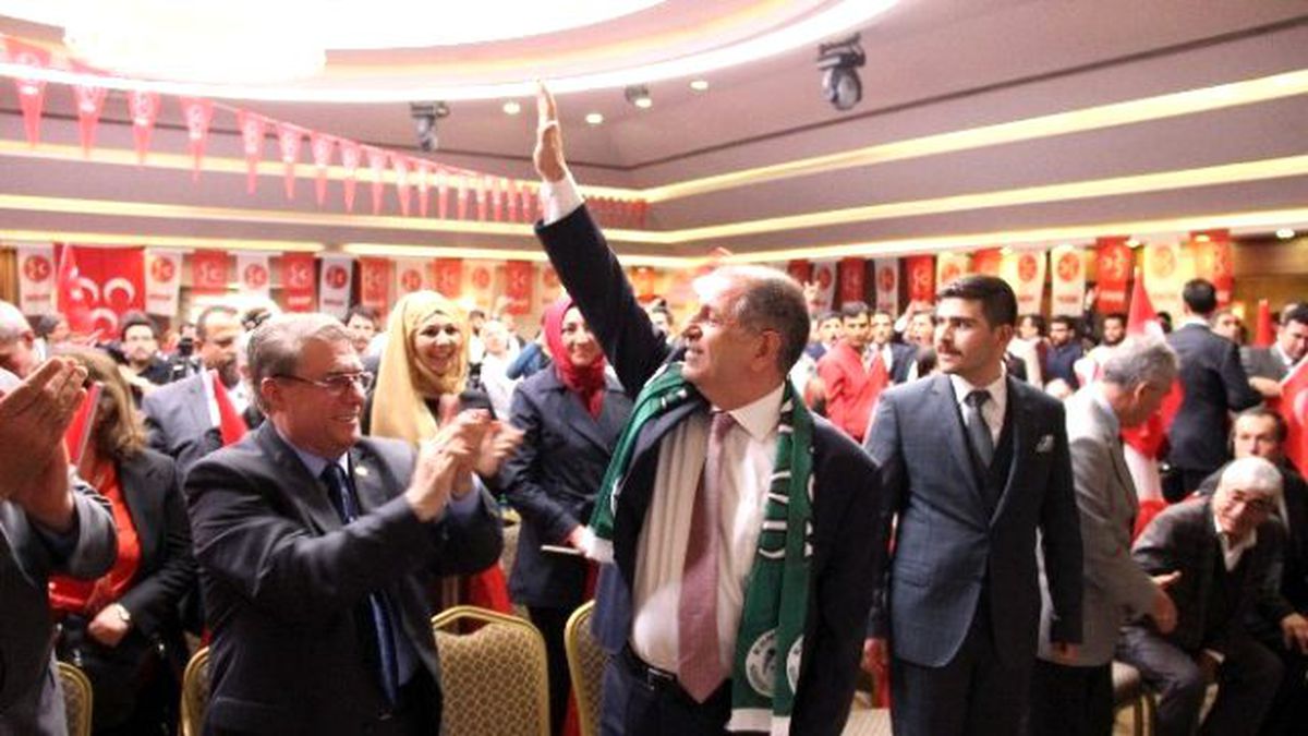 Ümit Özdağ Konya\'da Partililerle Buluştu