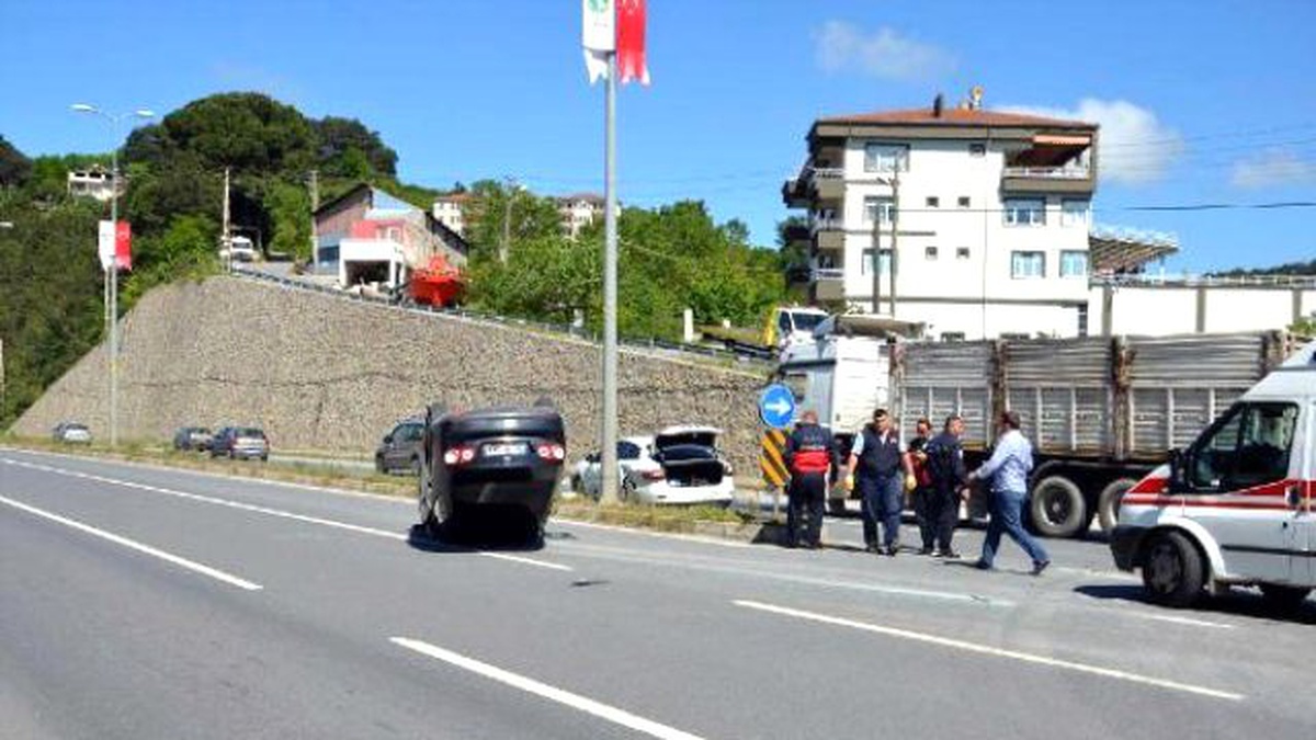 Zonguldak\'ta 3 Kişinin Yaralandığı Kaza Güvenlik Kamerasında