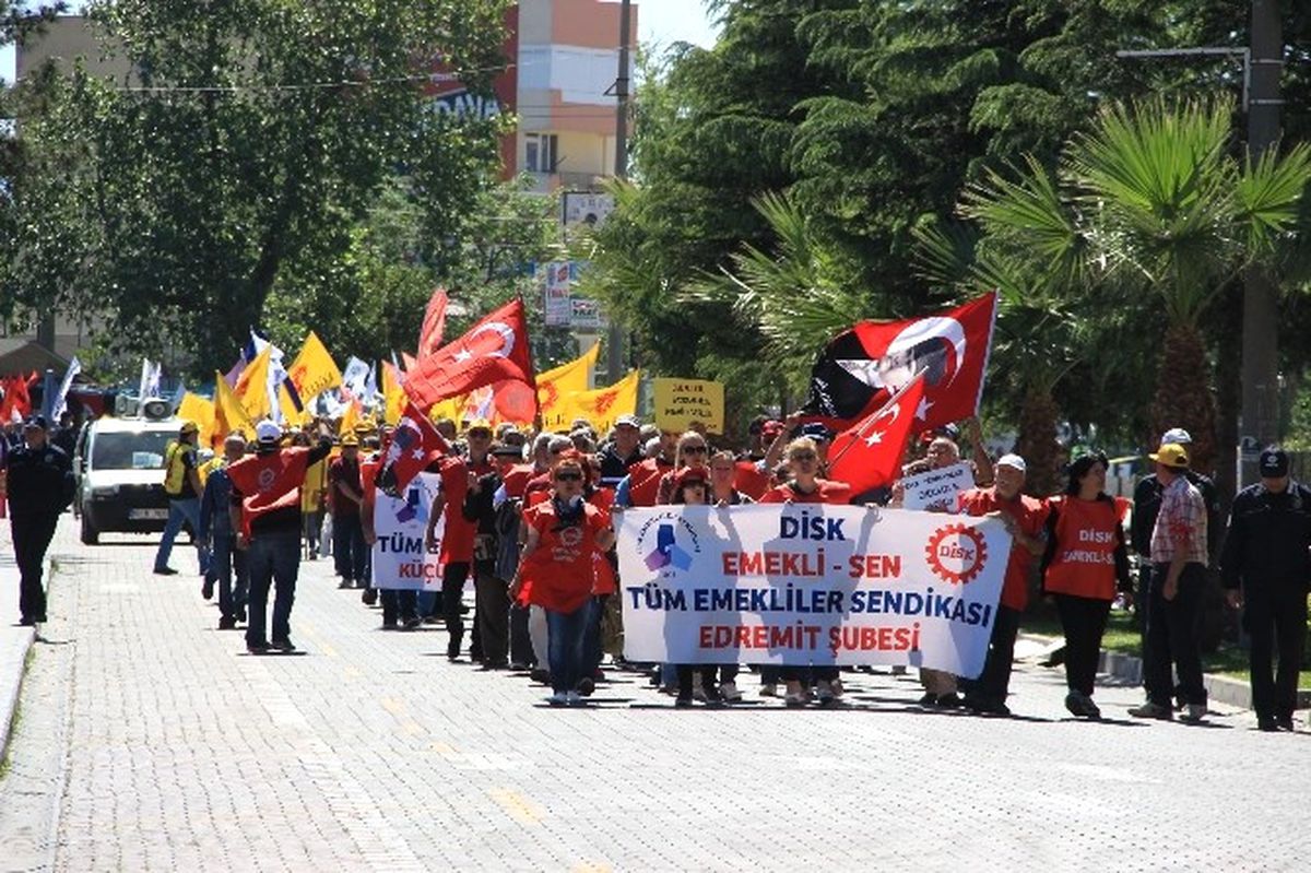 1 Mayıs Edremit\'te Kutlandı