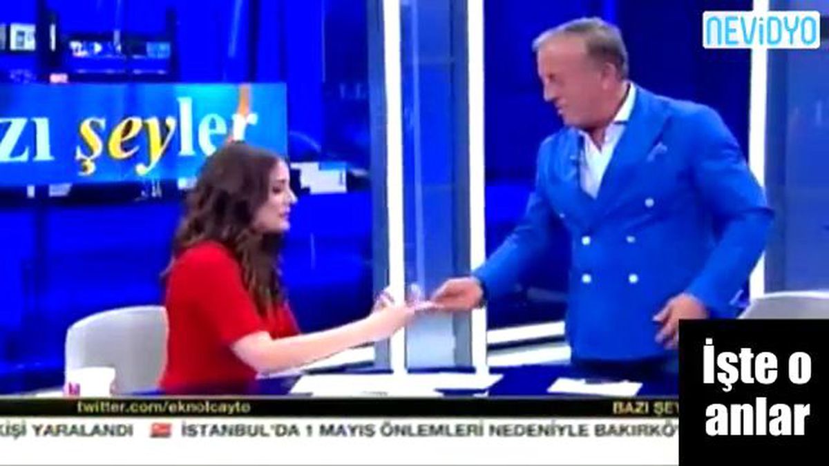 Ağaoğlu Cebindeki Parayı Canlı Yayında Çıkardı