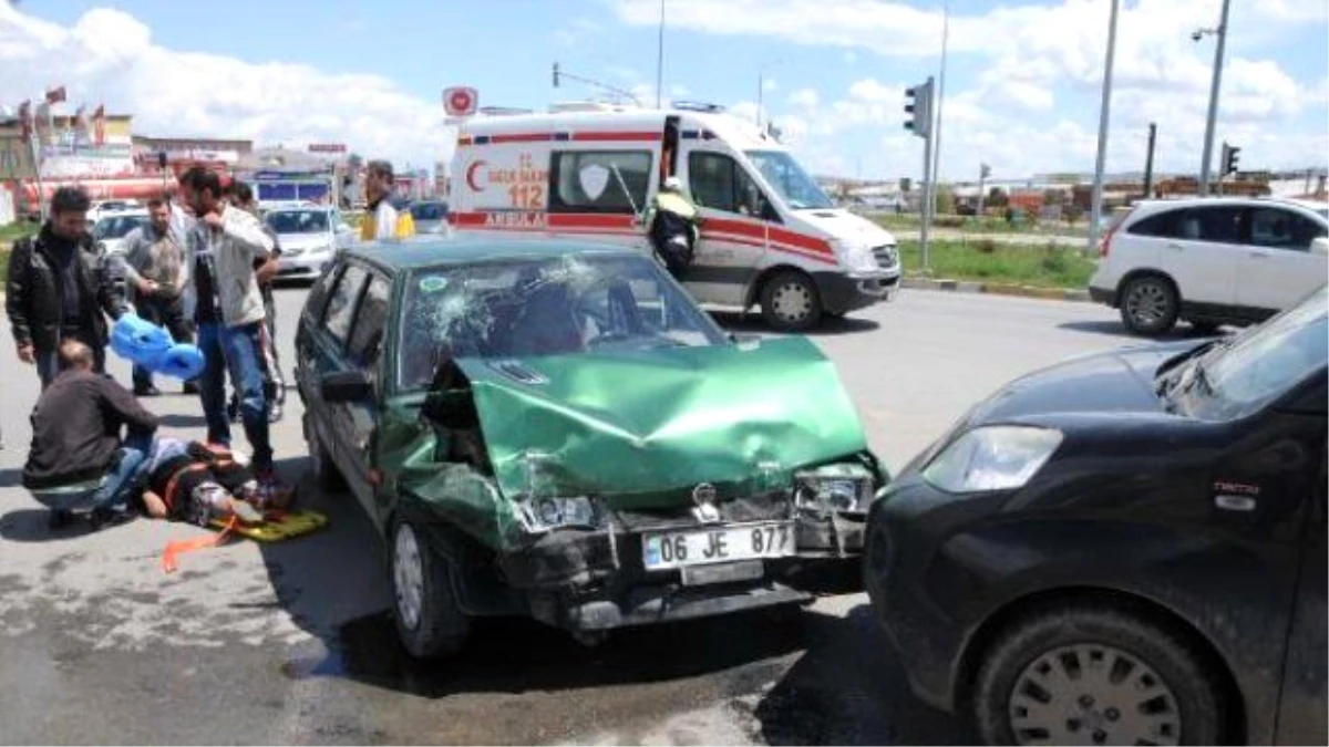 Ambulansa Yol Verme Kazası: 4 Yaralı