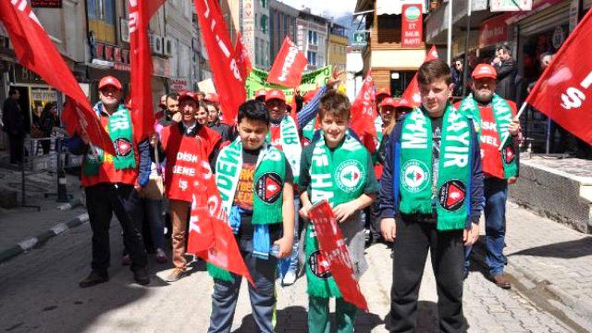 Artvin\'de Maden Protestolu 1 Mayıs Kutlaması