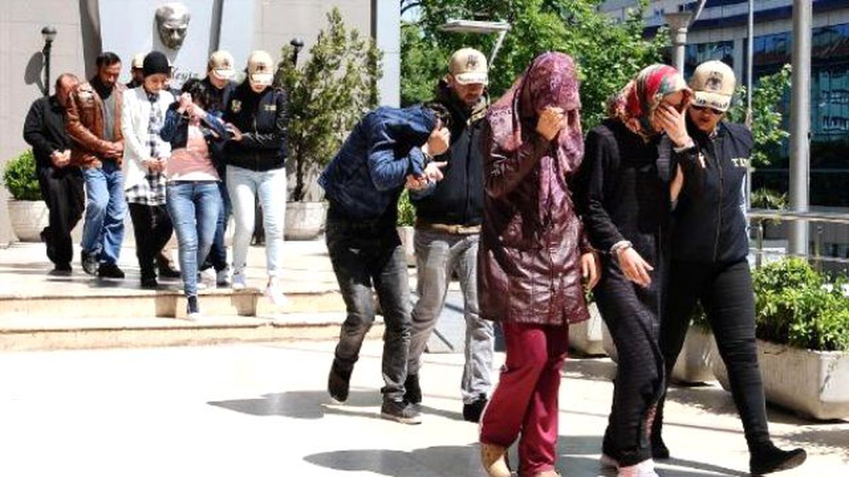 Bursa\'daki Canlı Bomba Soruşturması Kapsamında Gözaltına Alınan 17 Şüpheli Adliyeye Sevk Edildi