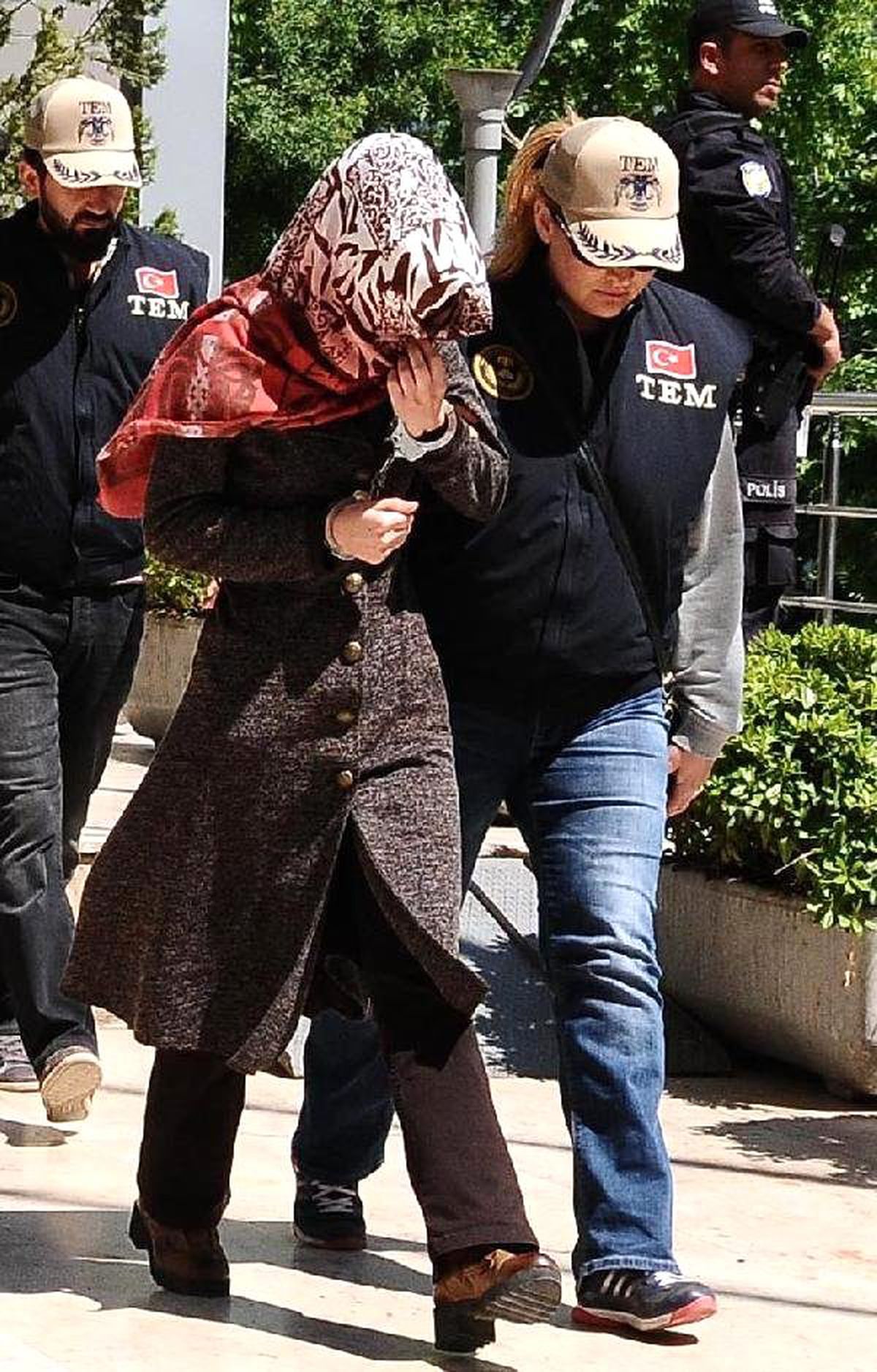 Bursa\'daki Canlı Bomba Soruşturması Kapsamında Gözaltına Alınan 17 Şüpheli Adliyeye Sevk Edildi (2)