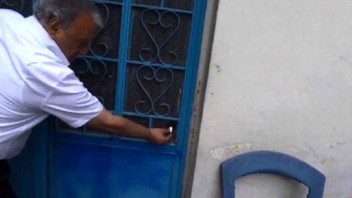 Fotoğraflarıyla Yeniden) - Evine Biber Gazı Kapsülü İsabet Eden Kadından Tepki