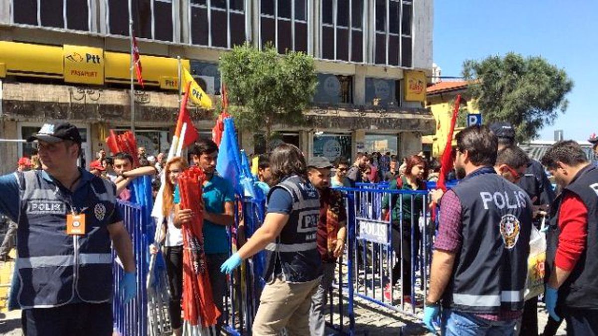 İzmir\'de 1 Mayıs Kutlamaları Başladı