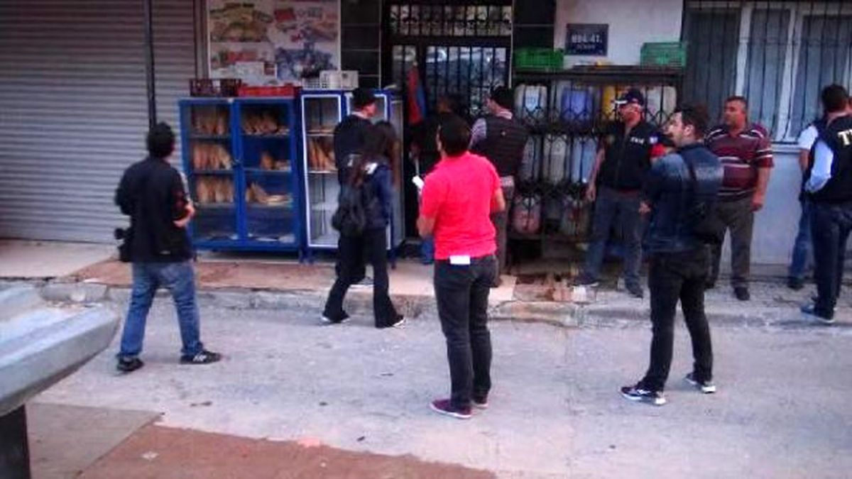 İzmir\'de 1 Mayıs Operasyonu: 4 Gözaltı