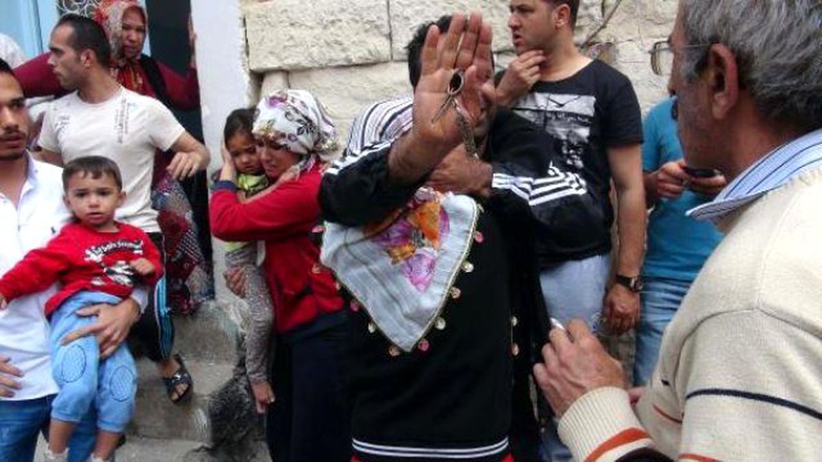 Kilis\'e 2 Katyuşa Roketatar Mermisi Düştü: 4 Yaralı (3)