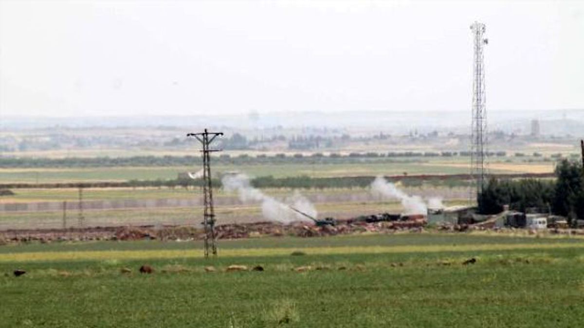 Kilis\'e 2 Katyuşa Roketatar Mermisi Düştü: 4 Yaralı (4)