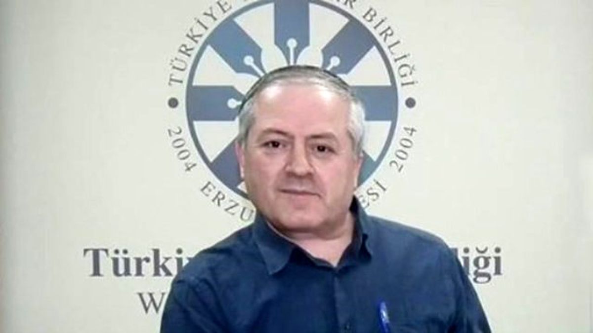 M.hanefi İspirli\'den İmza ve Konferans