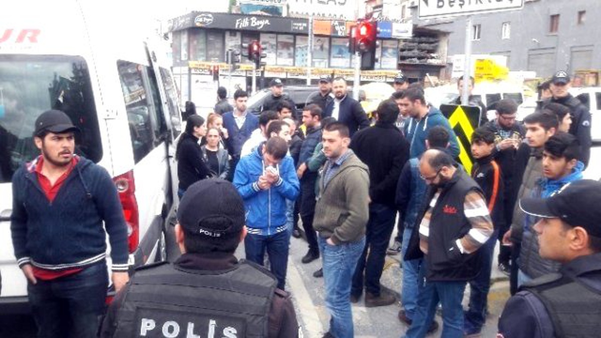 1 Mayıs Eylemcileri, Gözaltına Alınmayı Beklerken Selfie Çekti